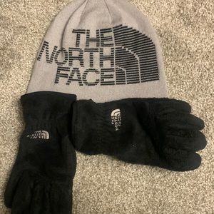 Gloves and hat the North face Winter.